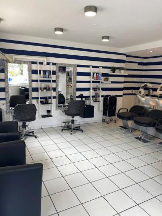 Salon de Manucure DJO Coiffure : Salon de coiffure et onglerie à Anthy-sur-Léman 0