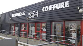 Salon de Manucure Le 254 Coiffure & Esthétique 0