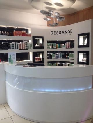 Salon de Manucure DESSANGE - Coiffeur Saint-Etienne 0