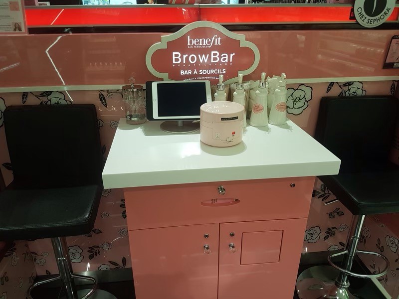 Benefit Cosmetics BrowBar Lounge