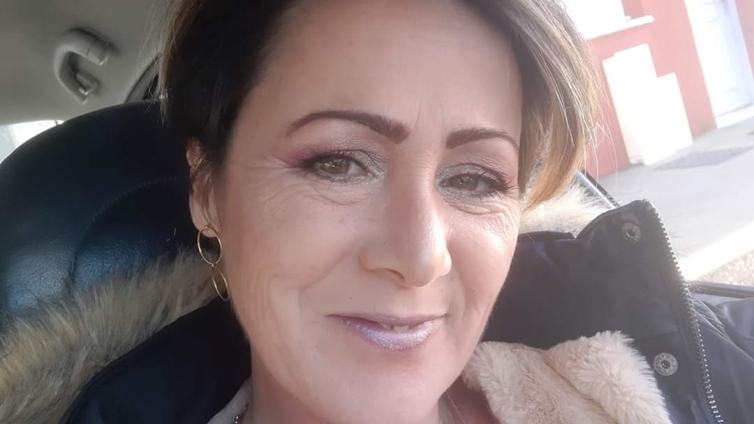 Stéphanie Karl extensions de cils et onglerie