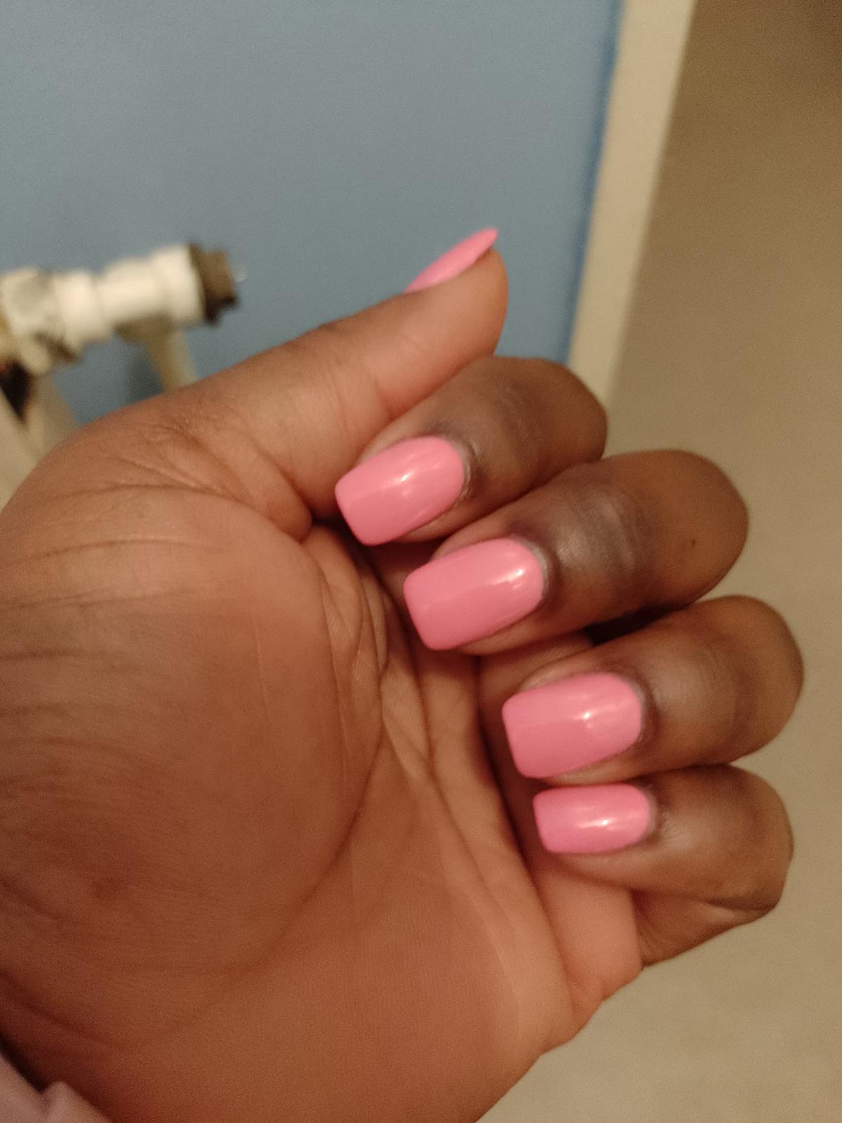 DINA ONGLES - Salon de Manucure à Montreuil