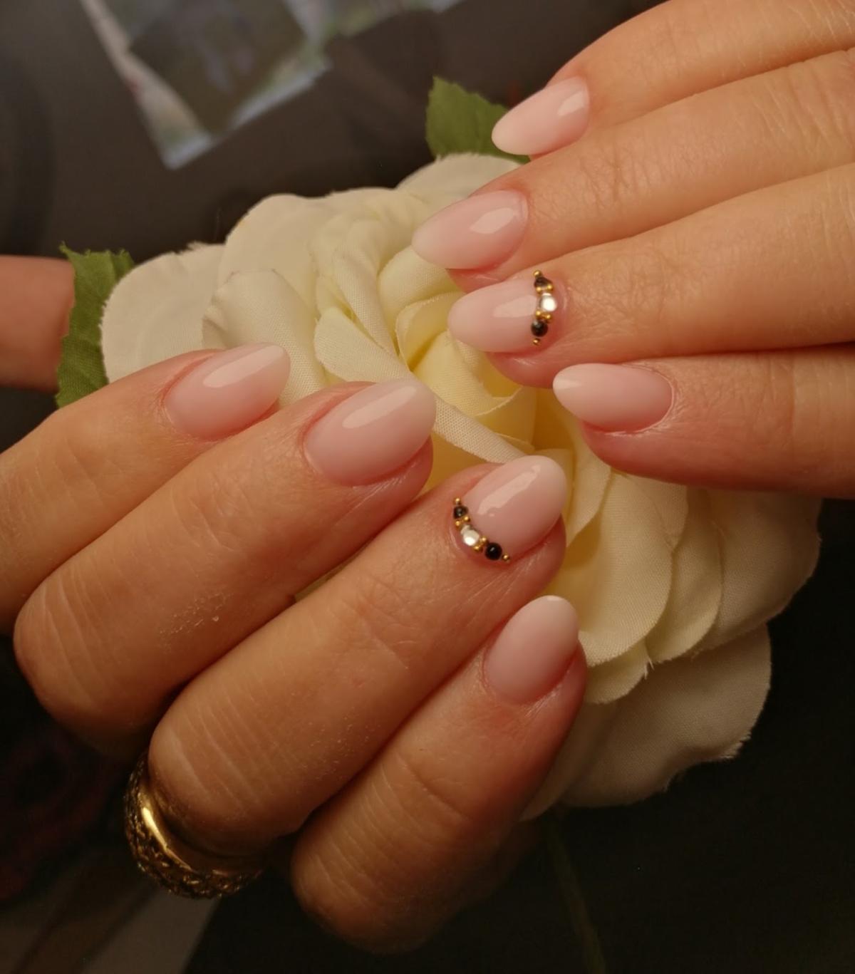 Amé s'ongles - Salon de Manucure à Laval