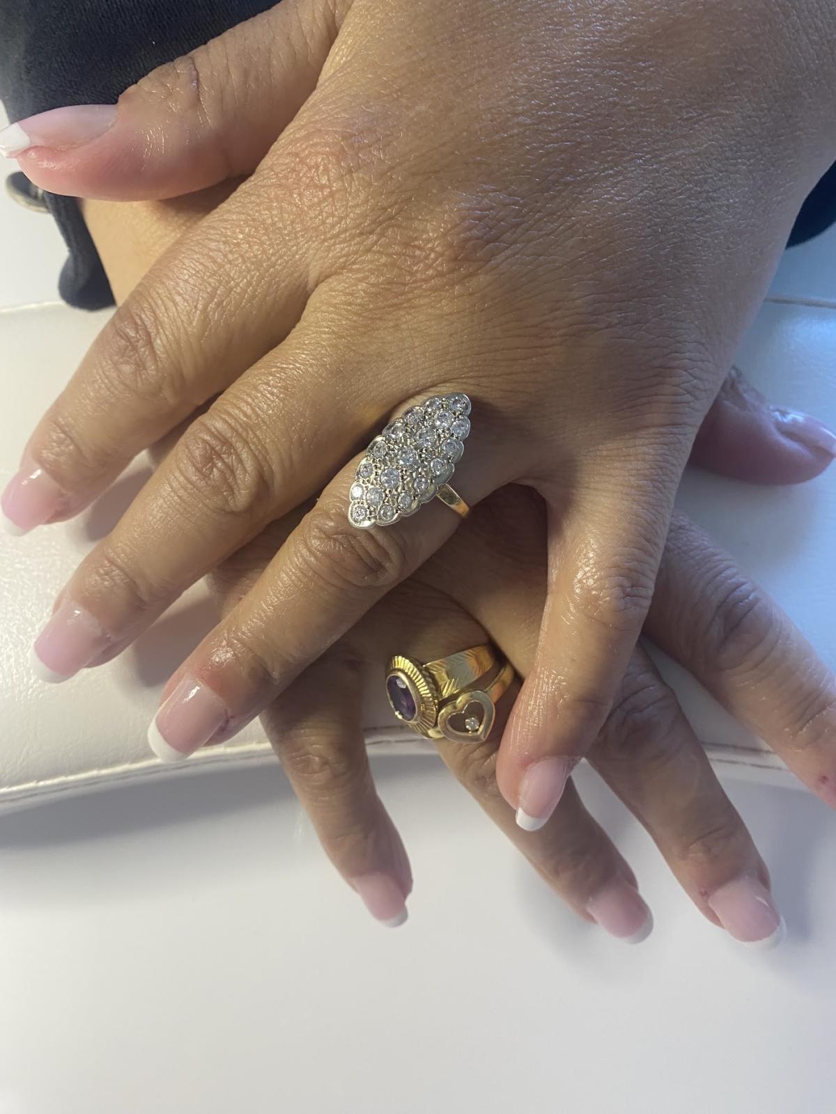 DIAMONDA ELEGANCE - Salon de Manucure à Capdenac