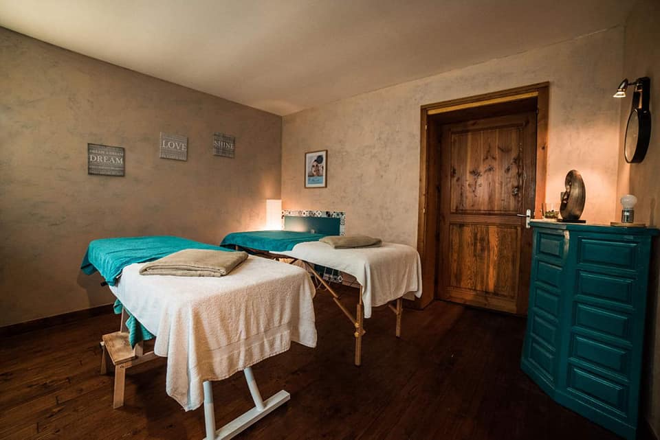 "Les Rituels De Charlyne" institut beauté-Spa , massages " ouvert à toute la famille