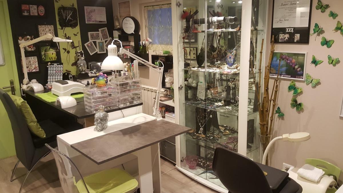 Sophie belle Jusqu'au bout Des Ongles