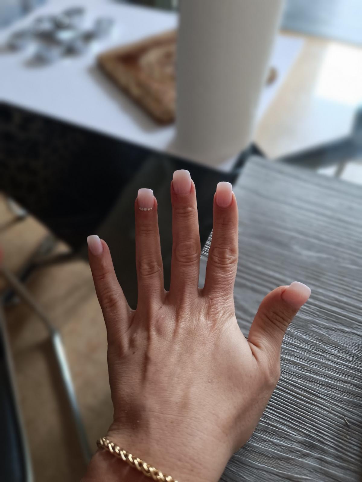 Le Bar À Ongles - Salon de Manucure à Orgon