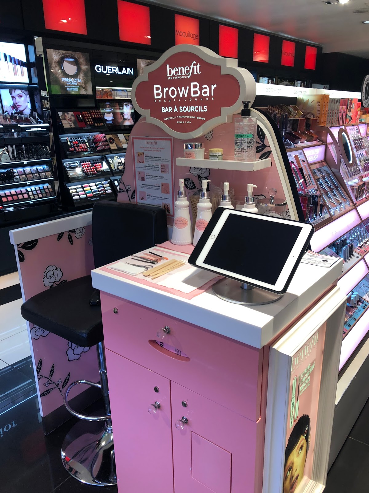 Bar à Sourcils - Benefit Brow Bar Colombes