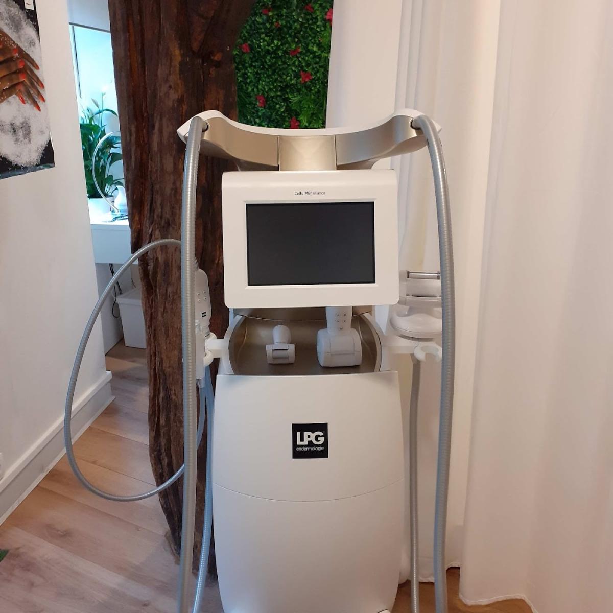 Home beauty - centre LPG Cellu m6 alliance gold - Hyaluronpen - Microneedling - Bbglow - Blanchiment Dentaire- Épilation Lumière Pulsée