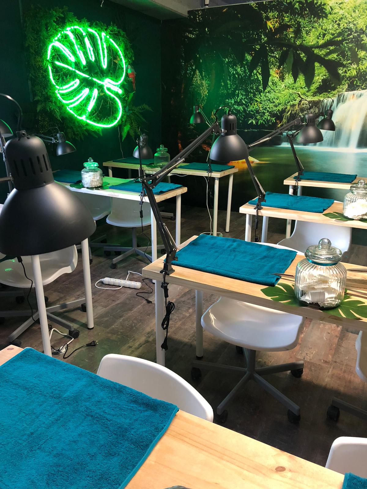 Ongl'jess Distributrice OA Nail System