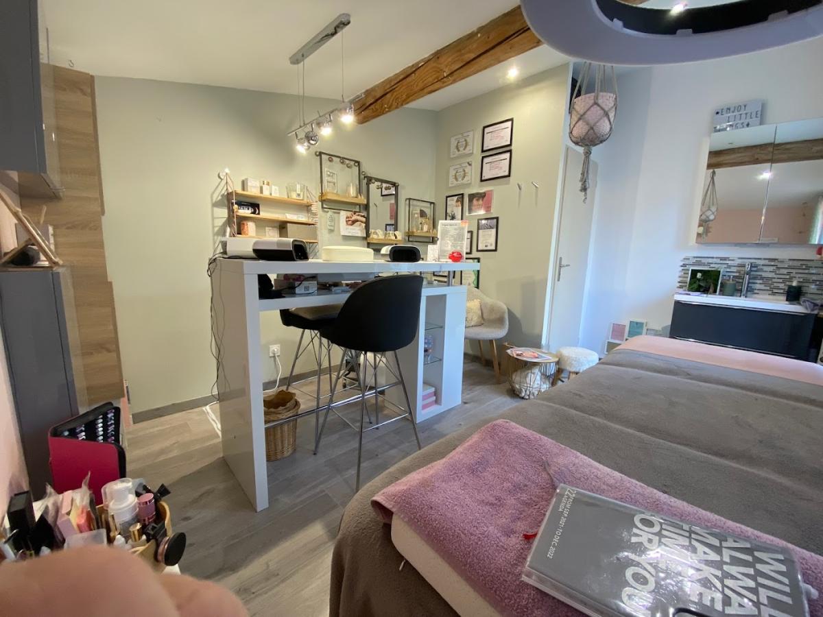 Virgin'nails Onglerie | Onglerie et Extensions de cils à St Gilles