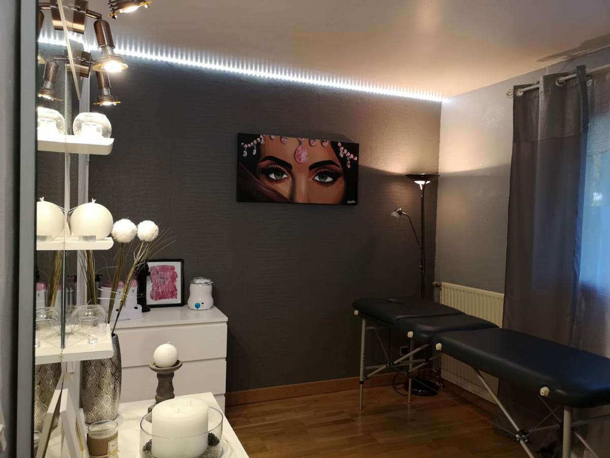 L'ACADÉMIE DE LA BEAUTÉ