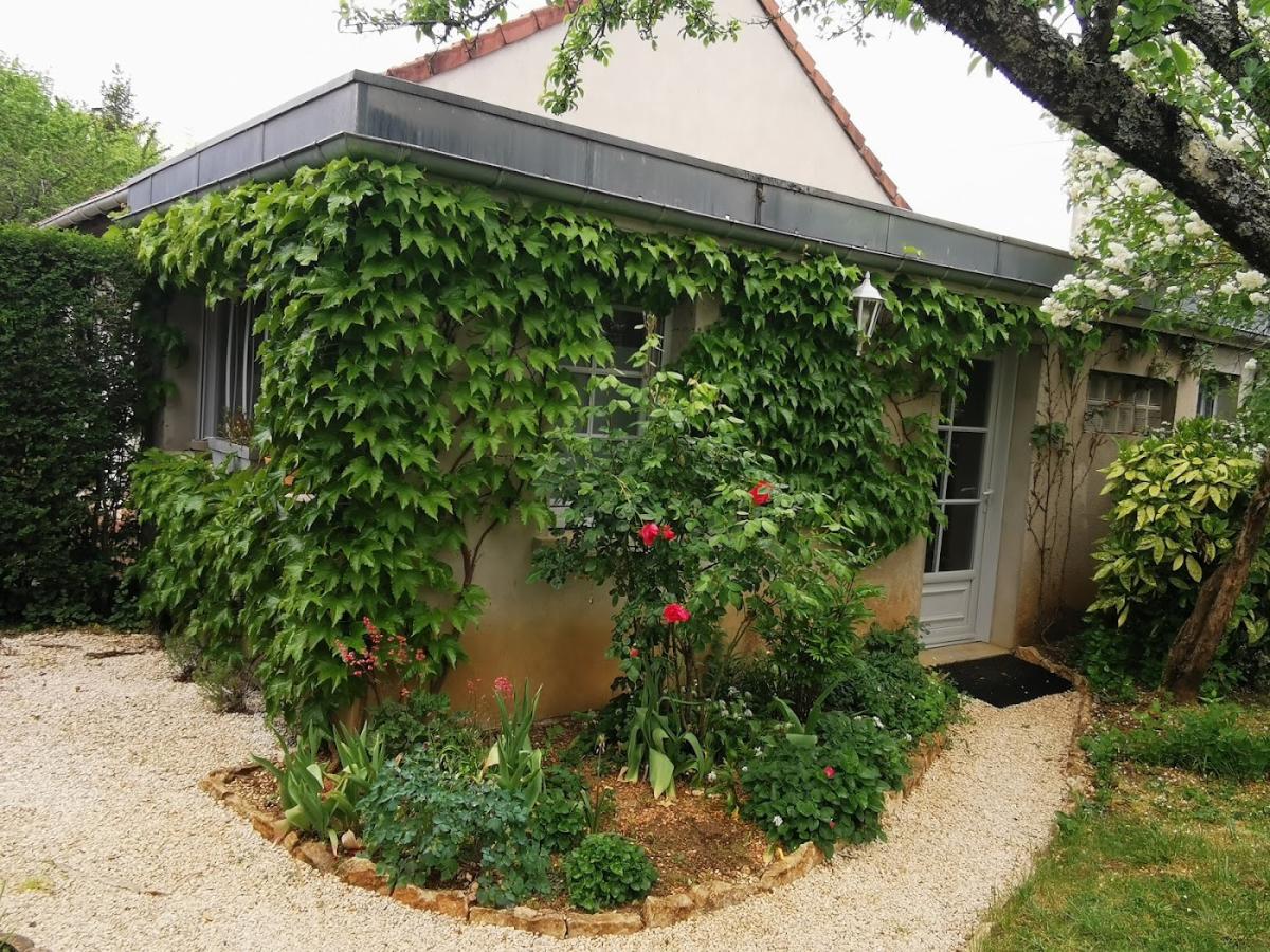 Julia HAHN esthéticienne et praticienne Shiatsu institut sur la terre comme au ciel