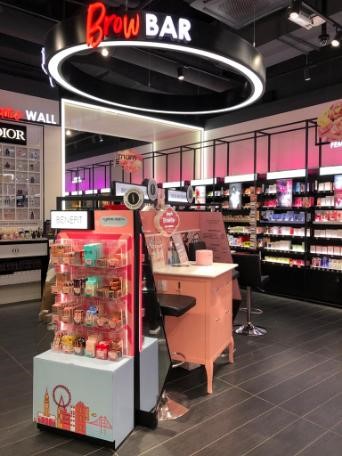 Bar à Sourcils - Benefit Brow Bar La Défense