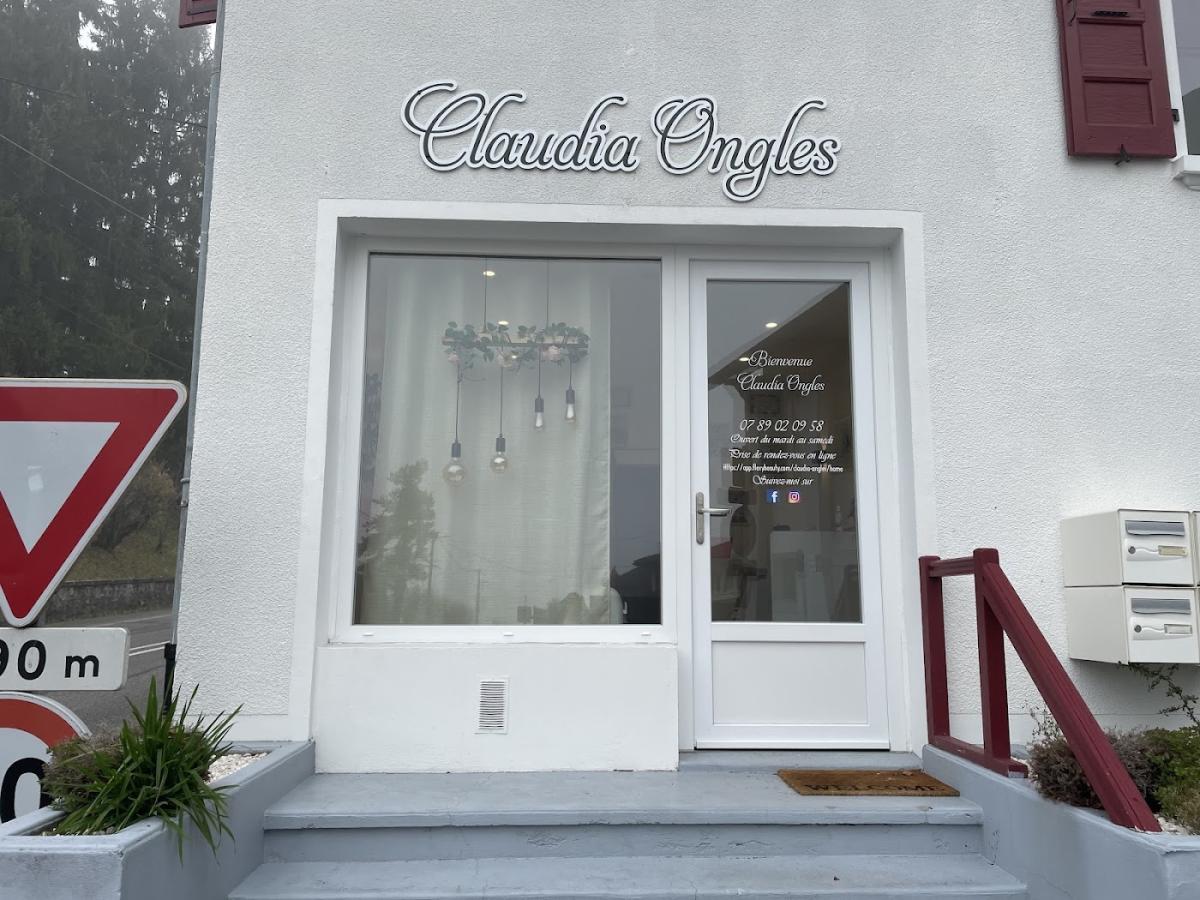 Claudia Ongles
