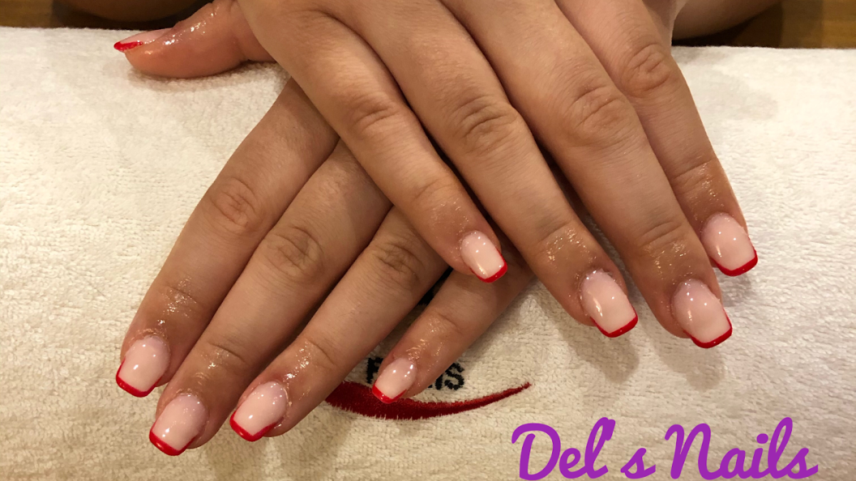 Del's Nails & Tattoos