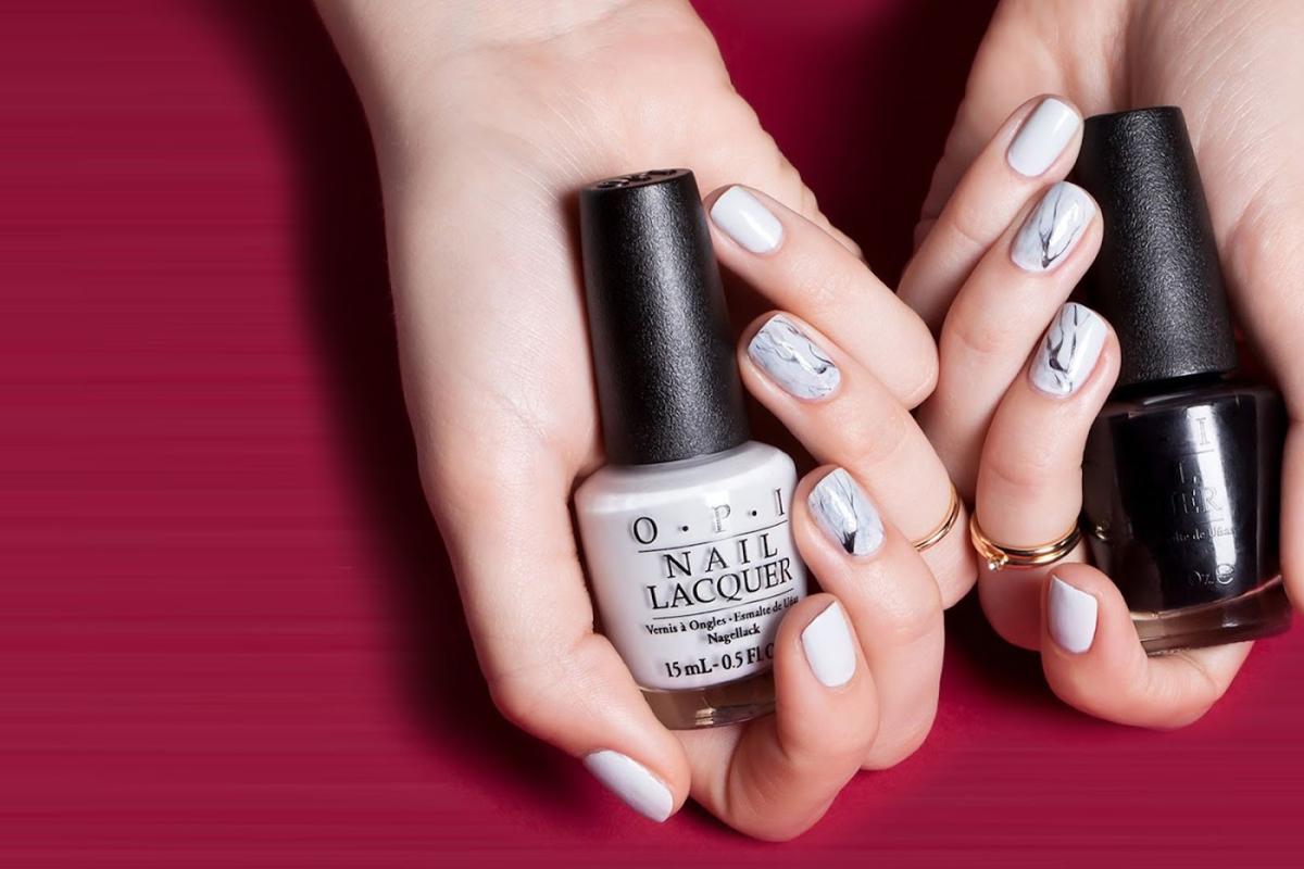 RUBY SUR ONGLES