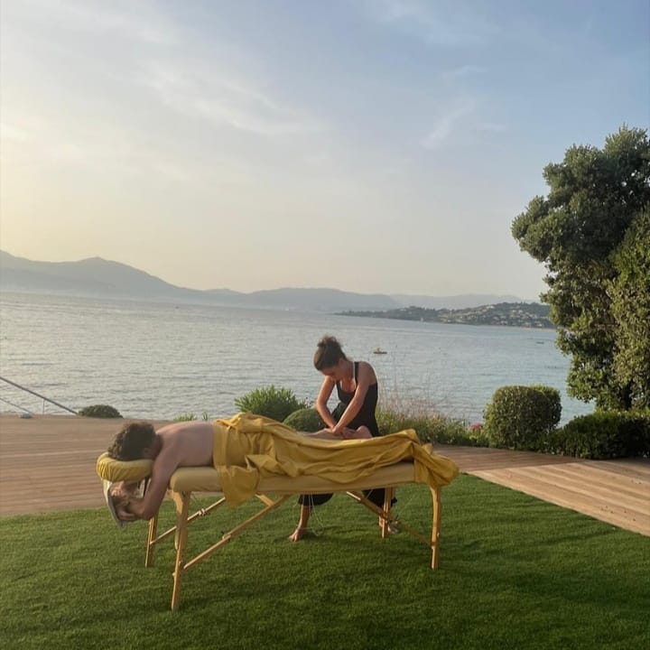Astrid Mifsud I Massage, Reflexologie, Soin du dos - A domicile ou à Ajaccio et Porticcio