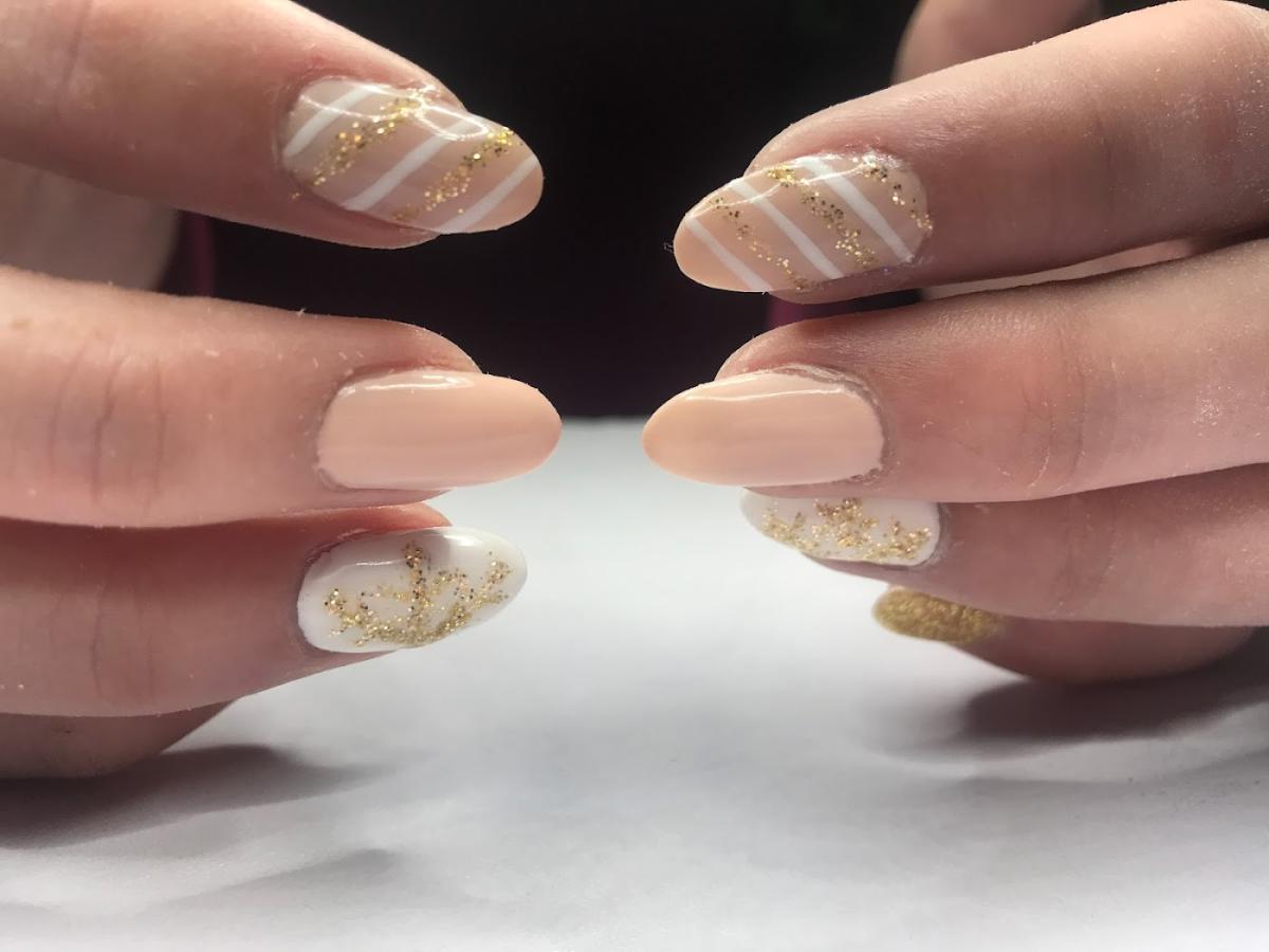 Esthéticienne à domicile « Citronailsbymllek »