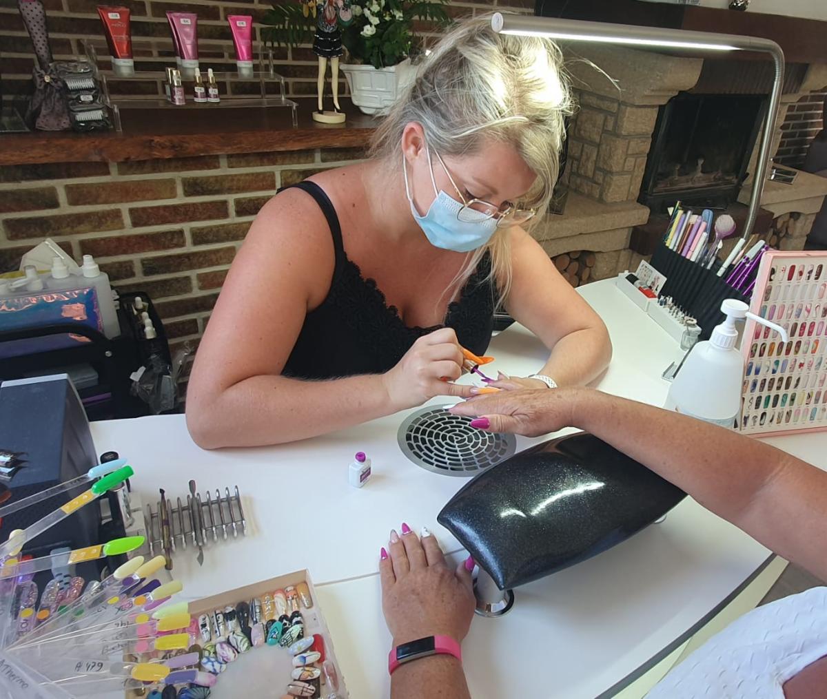 Jusqu'au bout des ongles