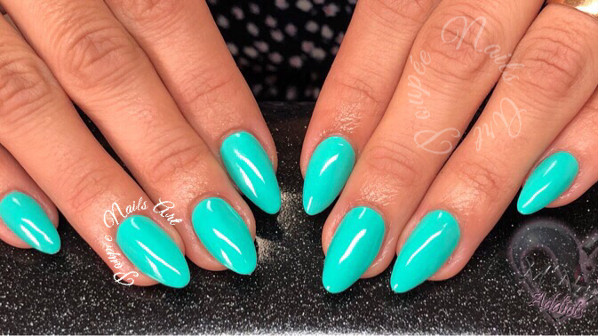 poupée nails art onglerie