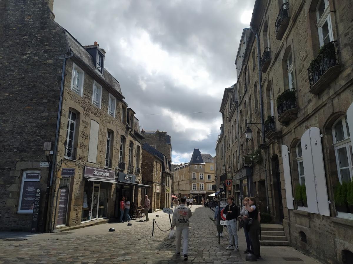 Institut Charmereine