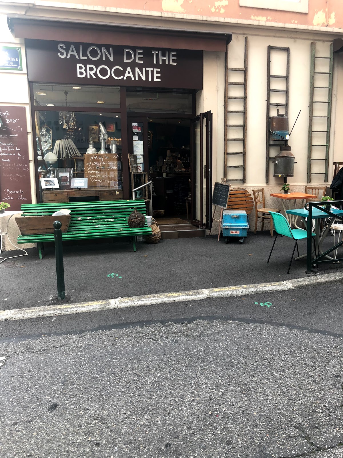 Salon De The Brocante