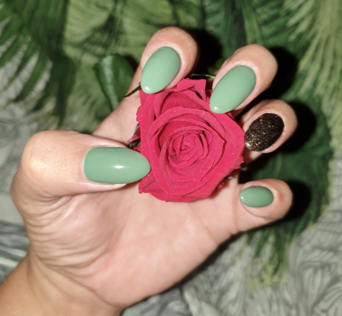 Sandra Flores | Prothésiste Ongulaire