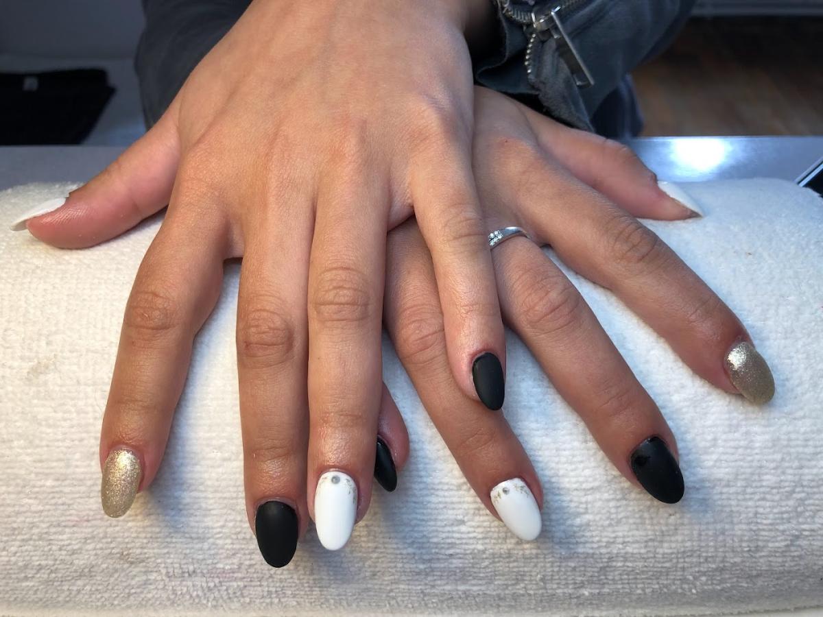 Mains Précieuses (Manucure Fanny)