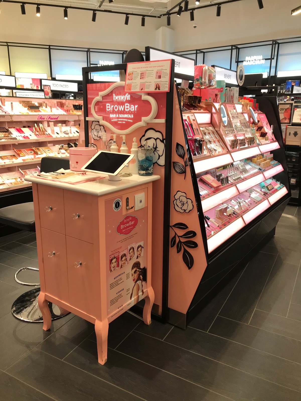 Bar à Sourcils - Benefit Brow Bar Rennes Alma