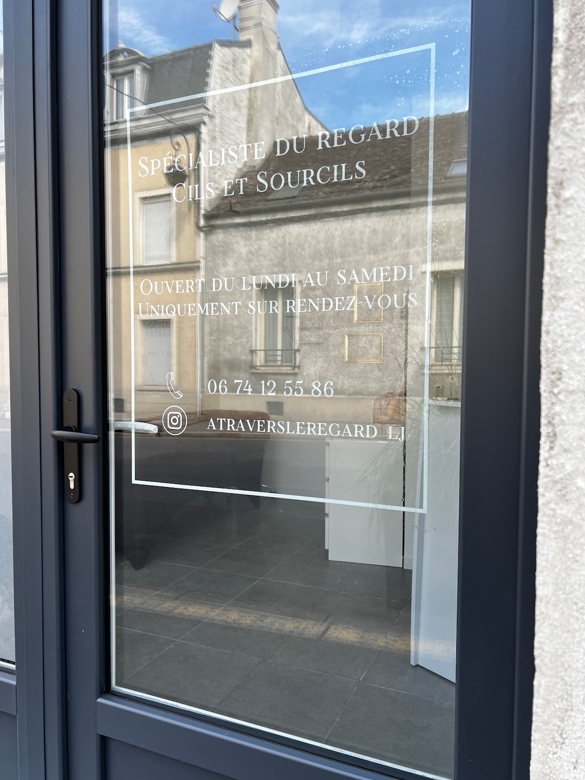 A travers le Regard Spécialiste cils et sourcils