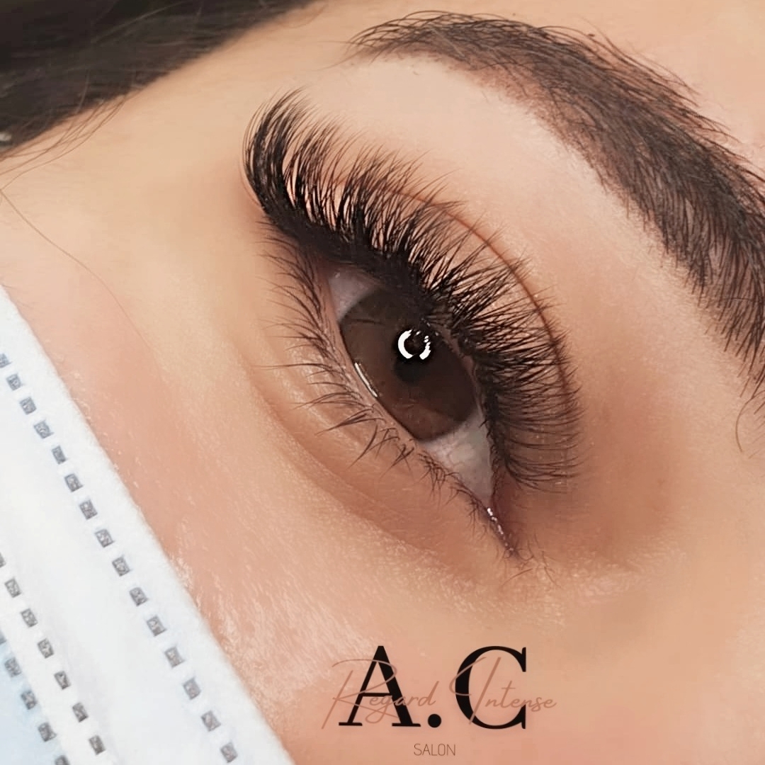 REGARD INTENSE-ANAIS