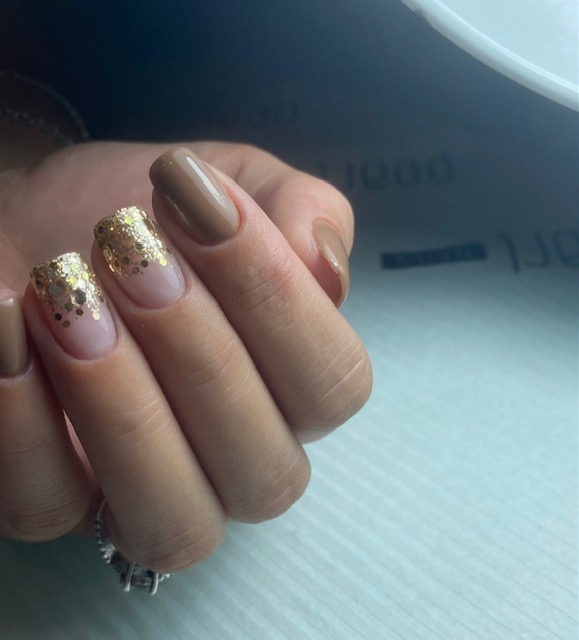 E.M.C Nail - prothésiste ongulaire - Ongles - Manucure et pédicure Russe à Valserhône 01