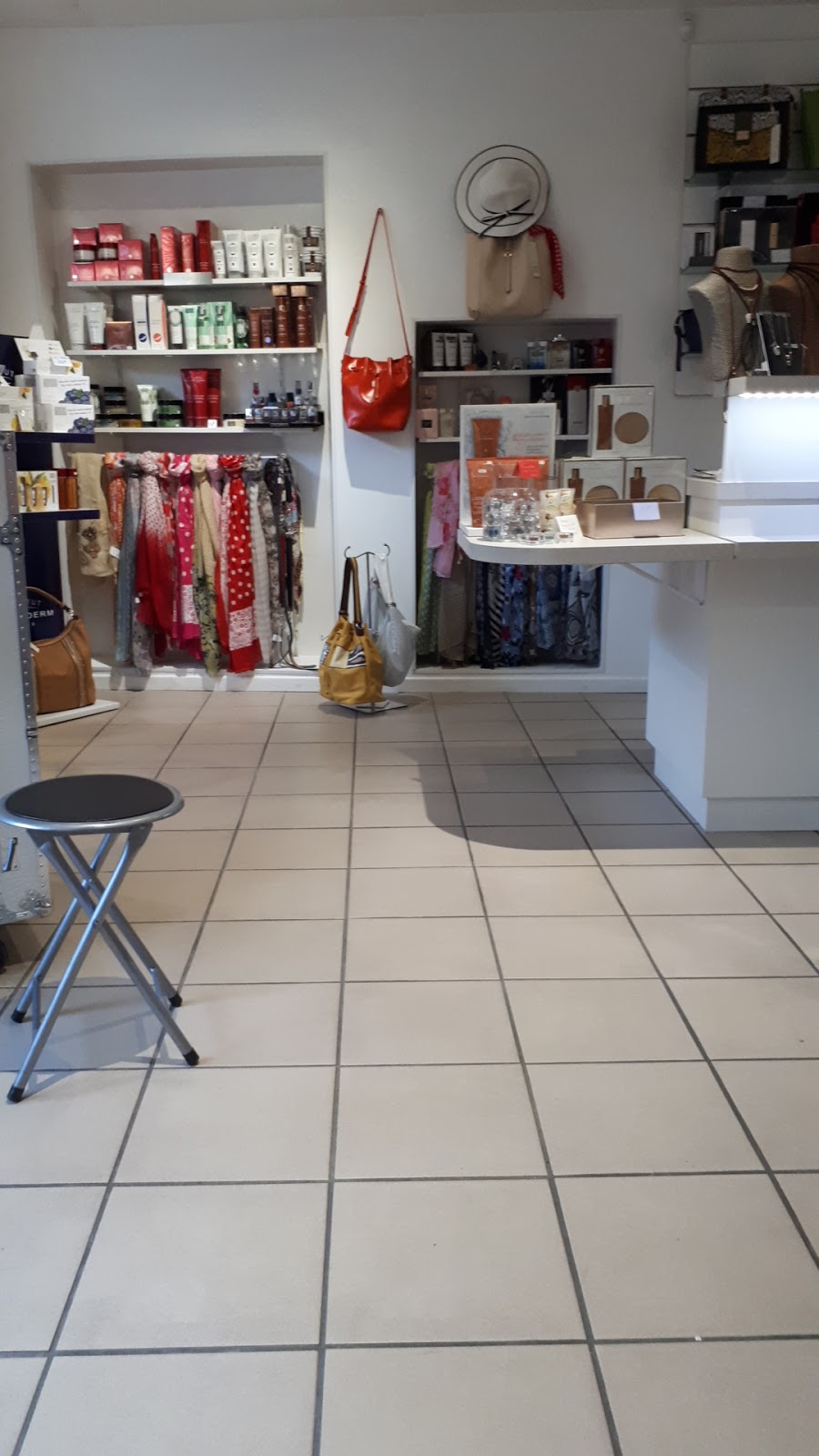 INSTITUT AQUA BEAUTE