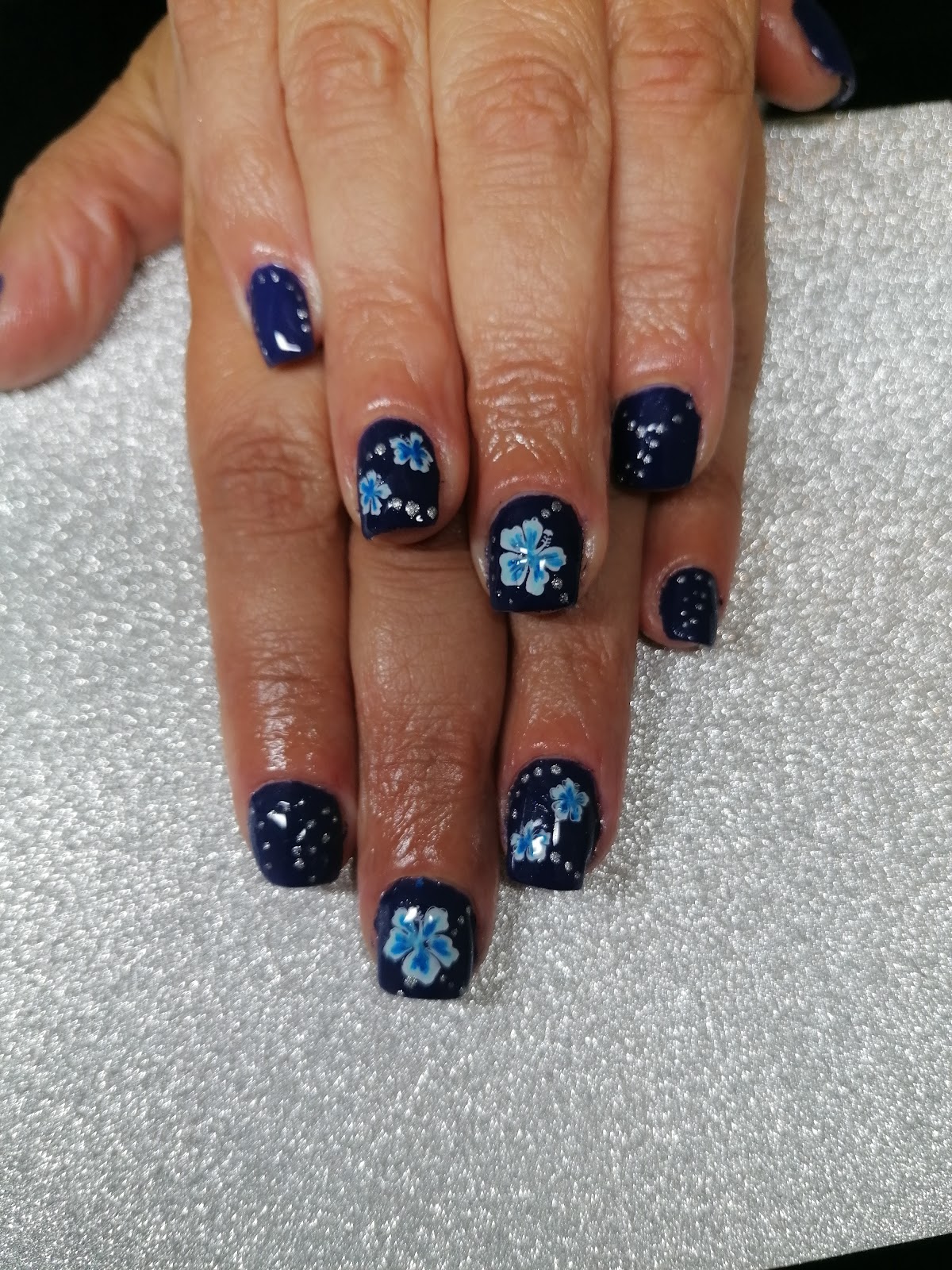 Esthéticienne/prothésiste ongulaire à domicile-Fée Moi Belle