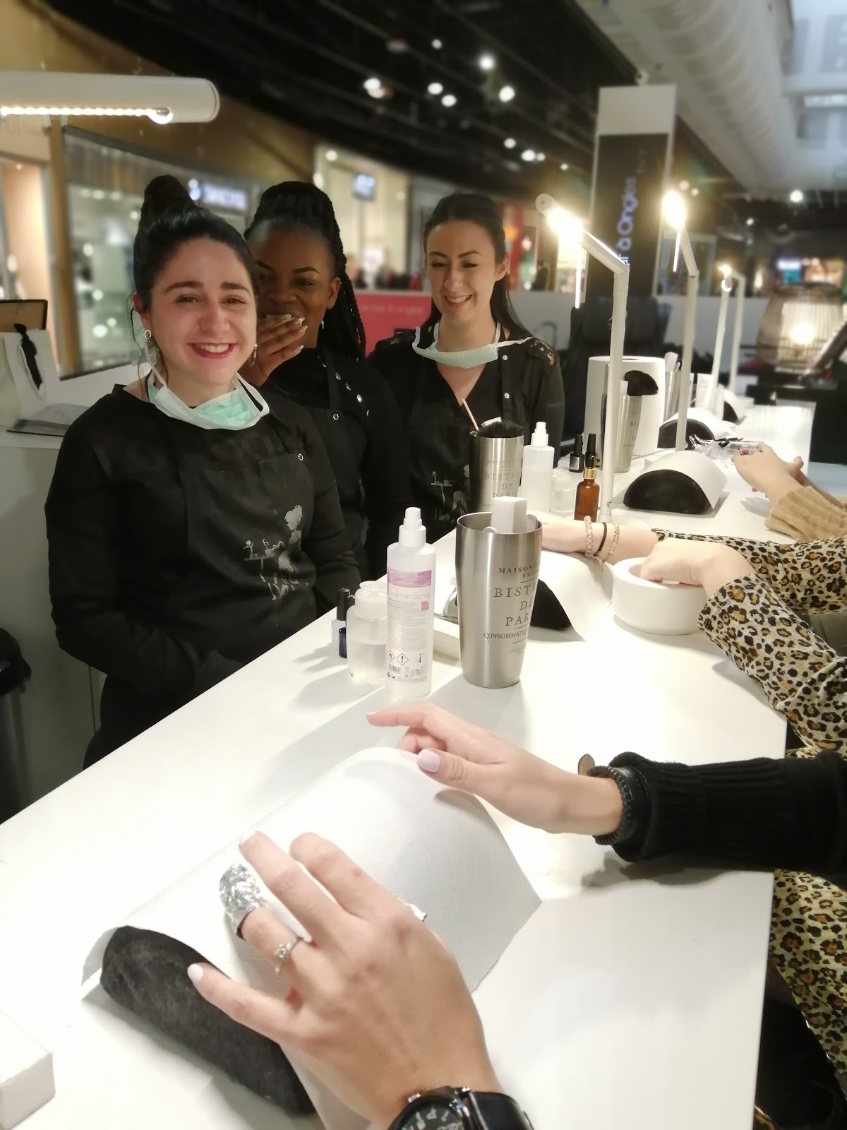 Le Bar à Ongles...by V