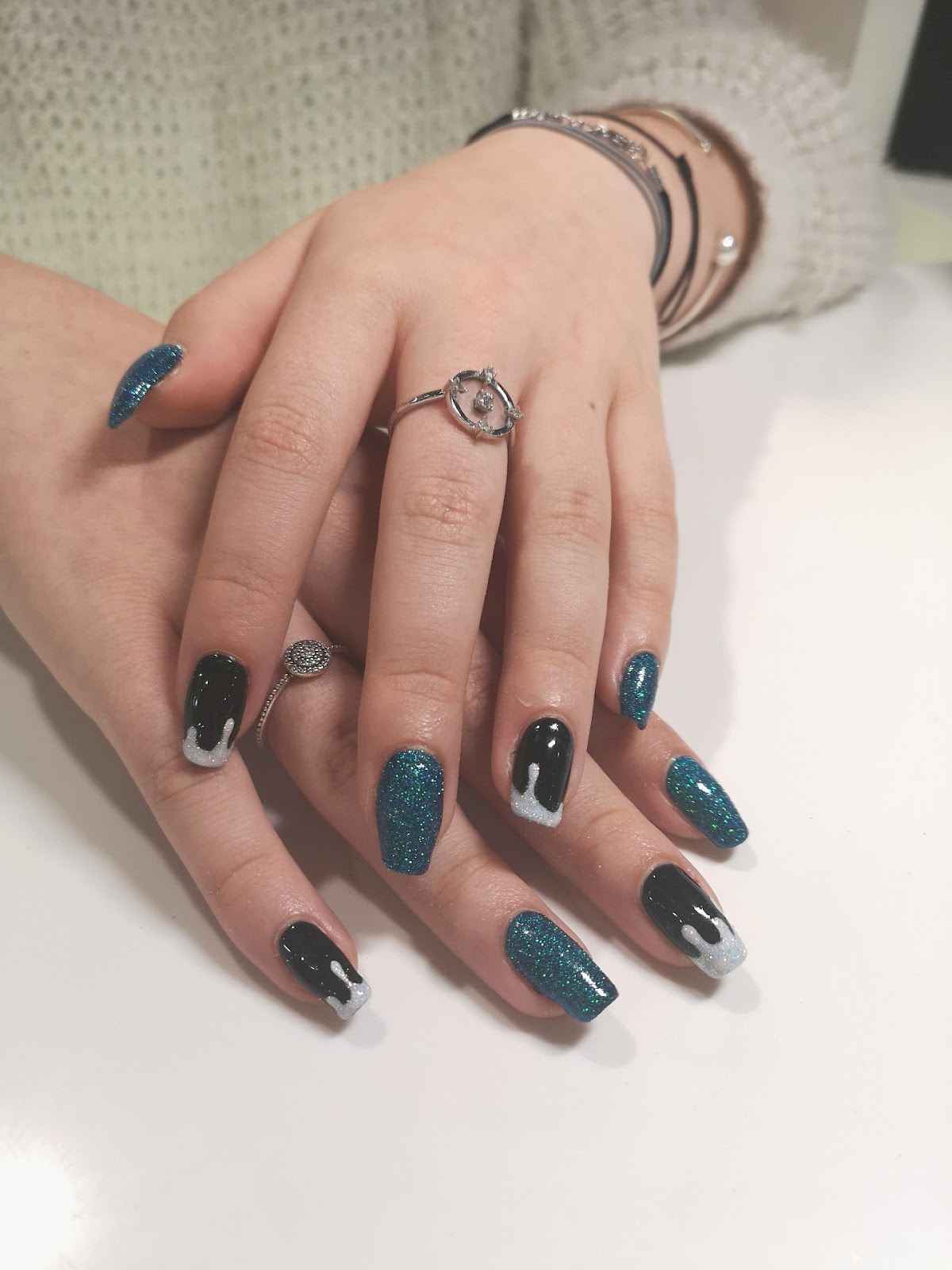 L'ÉLÉGANCE Bar à Ongles