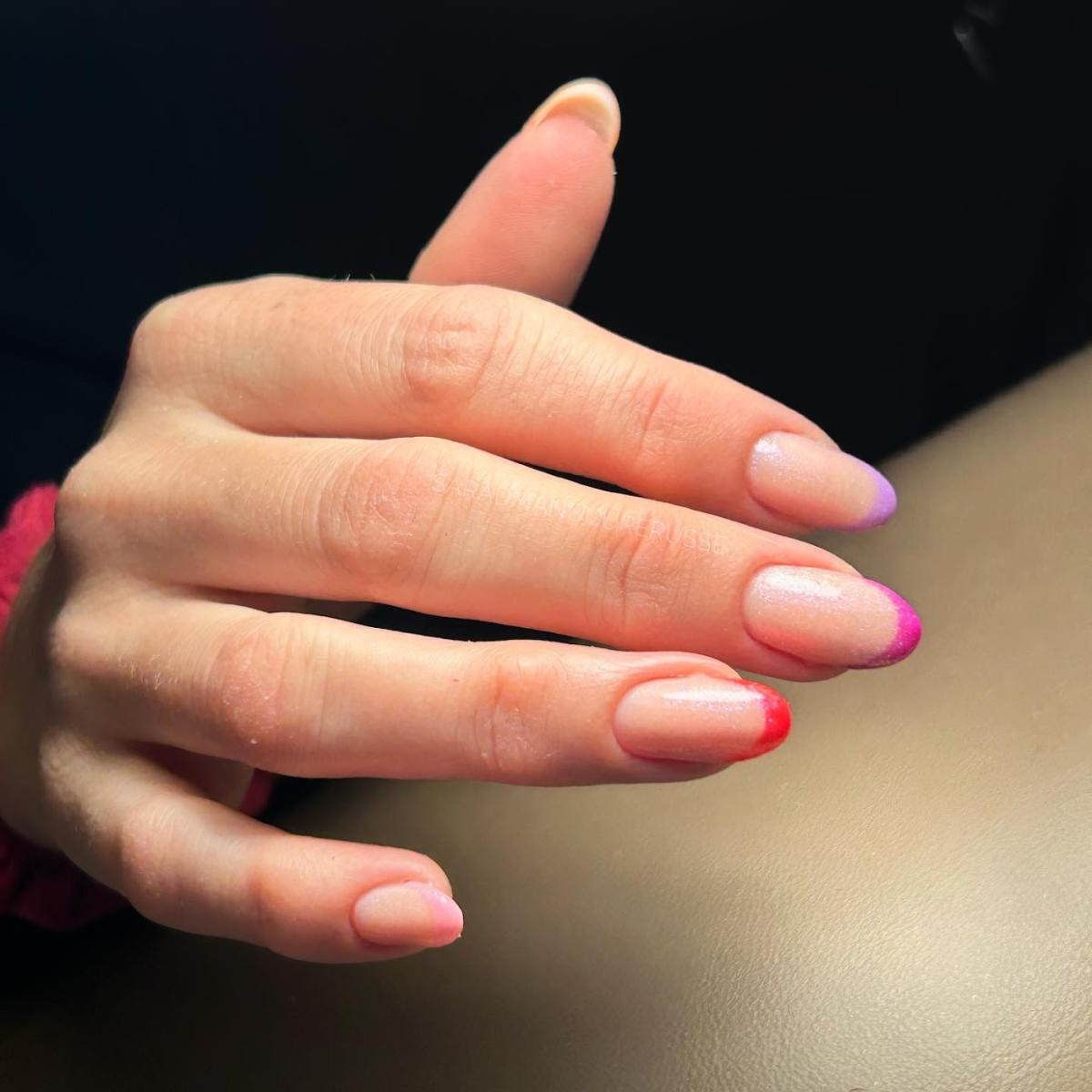 Sara D - Manucure russe