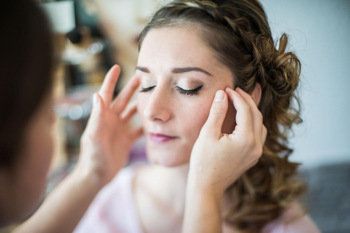 Aurélie SOYER - Aur'ELLES - Esthéticienne / Maquilleuse pour tous types d'évènements