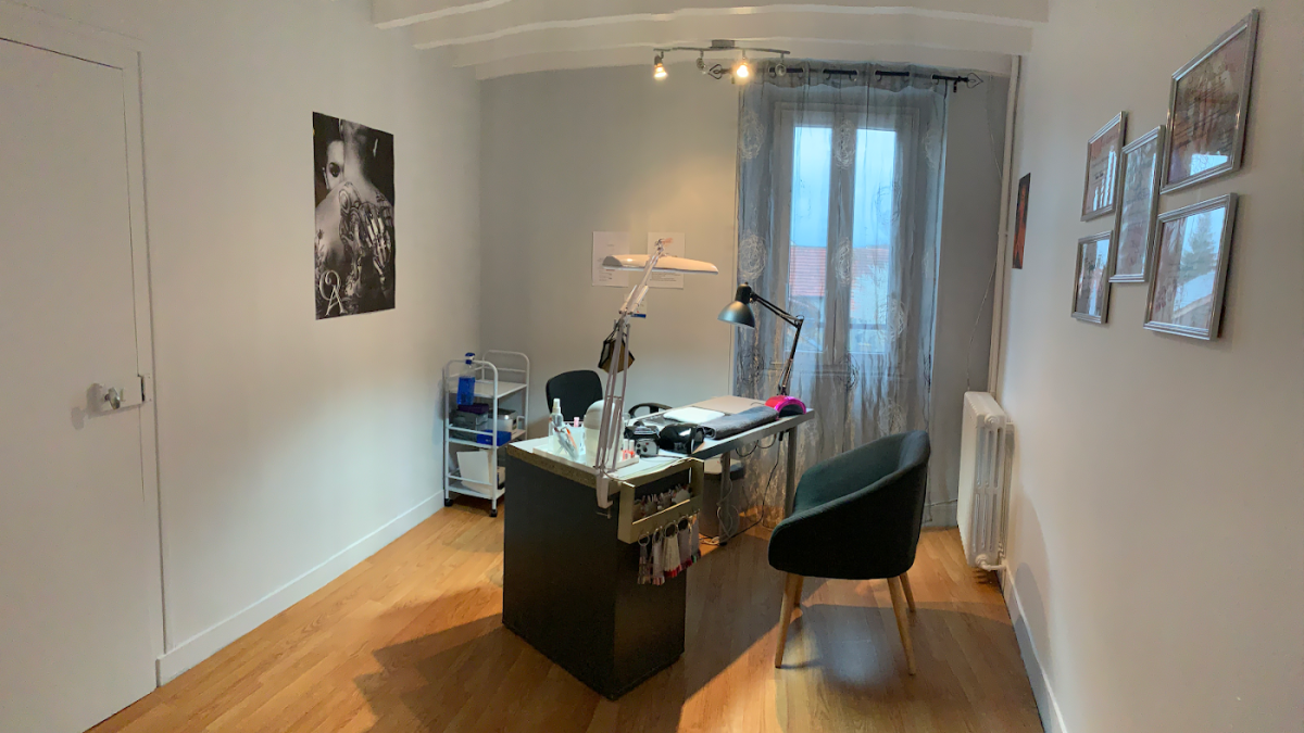 Marine.C - Nails Artist