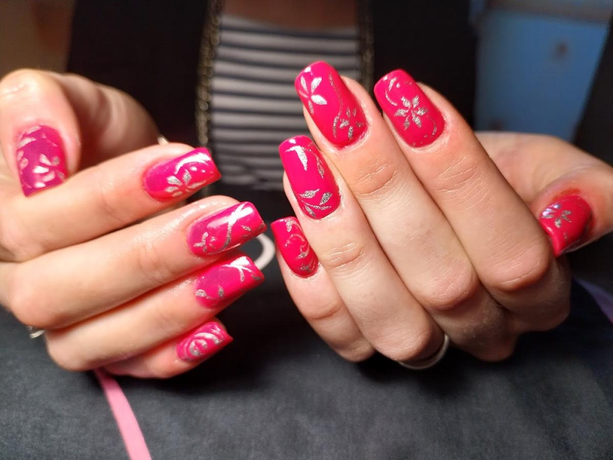 Sublim'onglesetregard esthéticienne prothésiste ongulaire et technicienne en extensions de cils