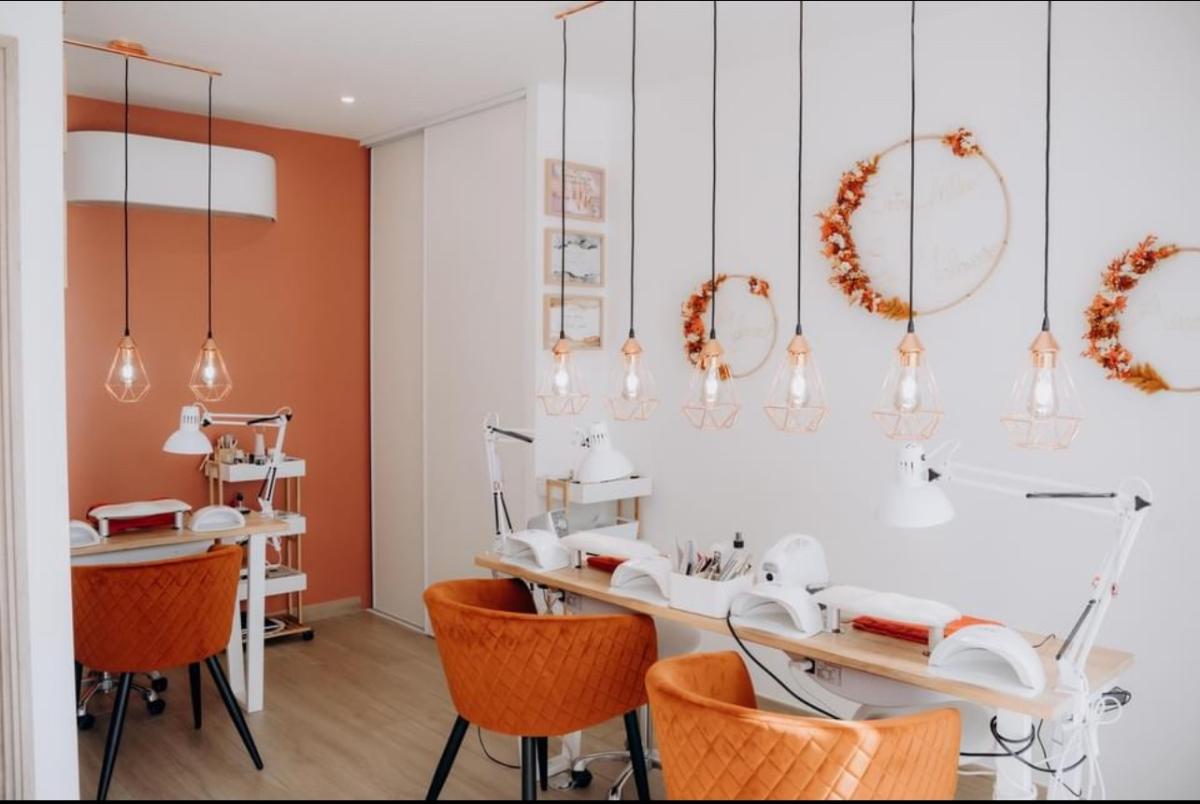 Entre Filles By Malaurie, Prothésiste Ongulaire