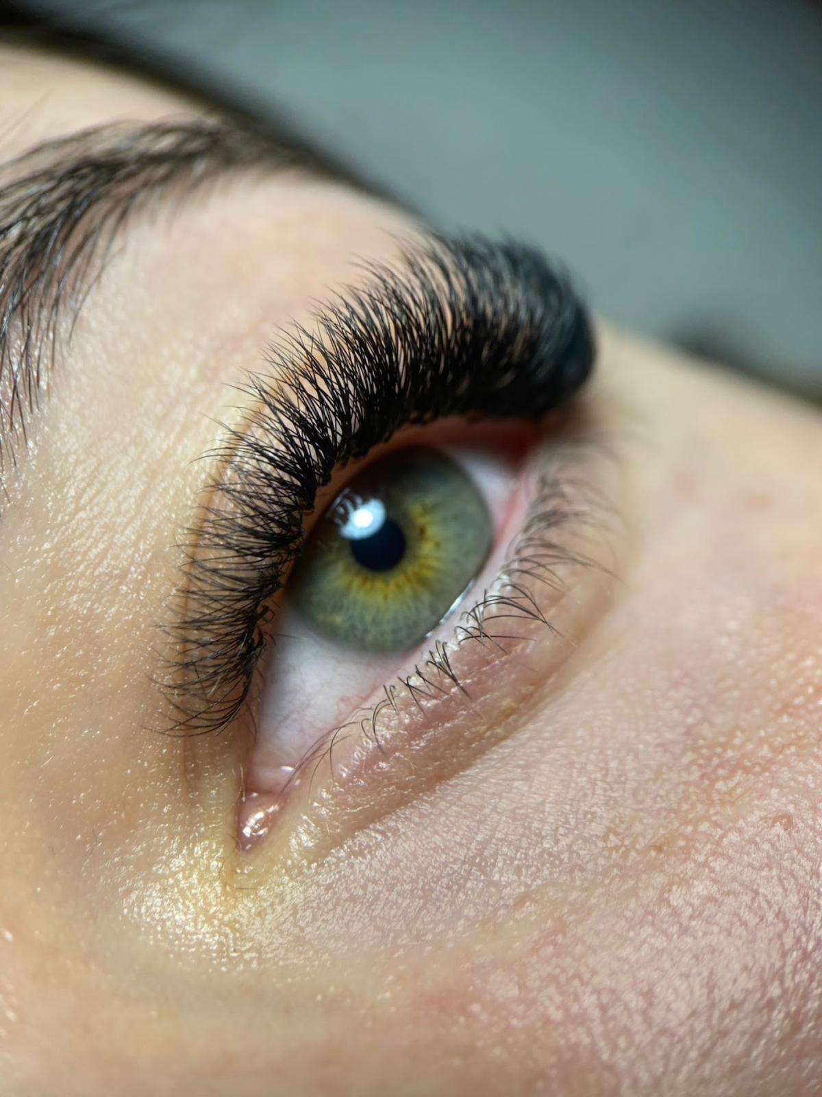 Lorine Ongles & Cils