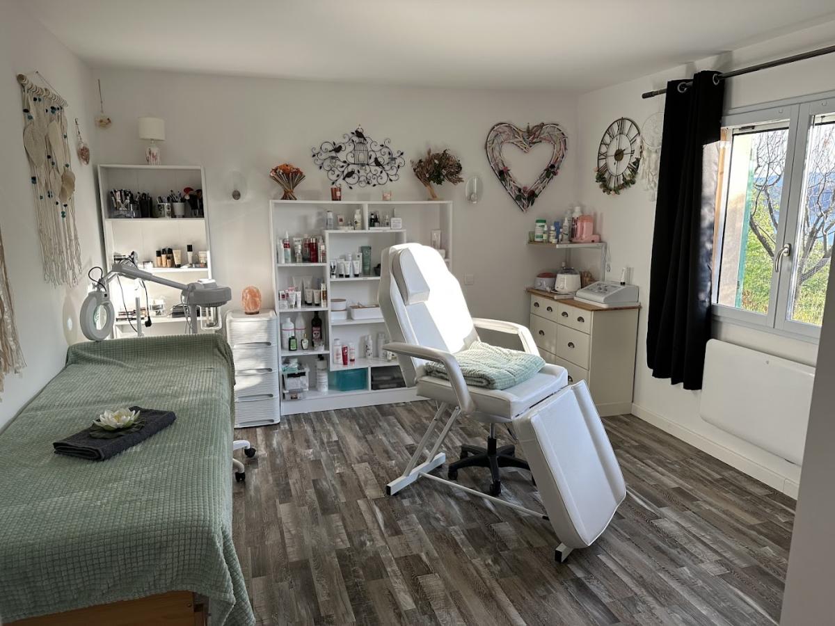 Floline Esthetique et Socio Esthéticienne