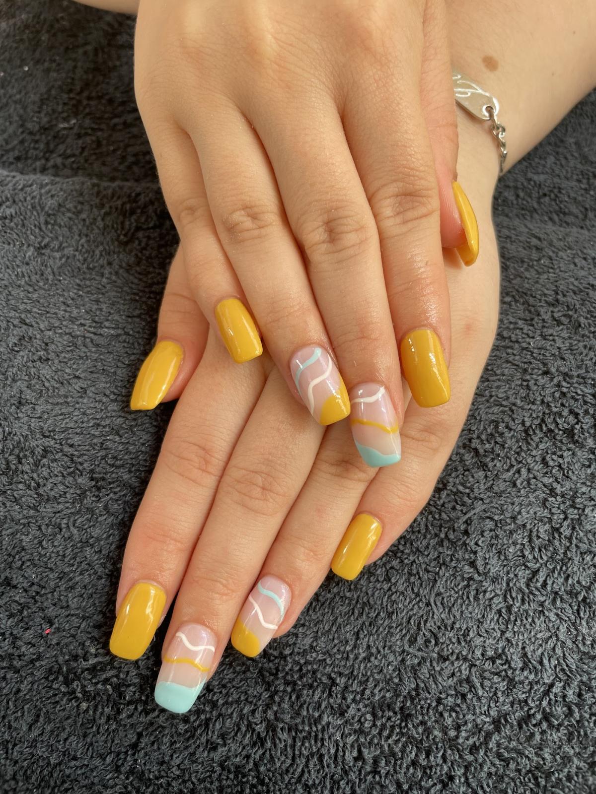 Le bar à ongles...by V Mondeville2