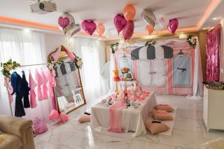 Salon de Manucure Divine Lash Nail & Head Spa 1