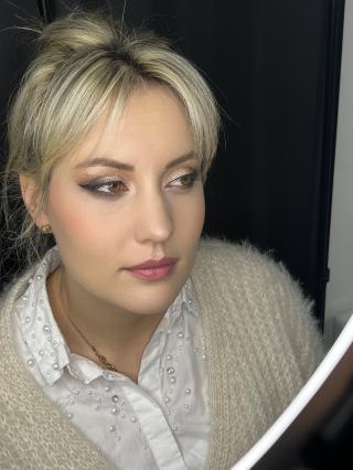 Salon de Manucure noralid makeup 0