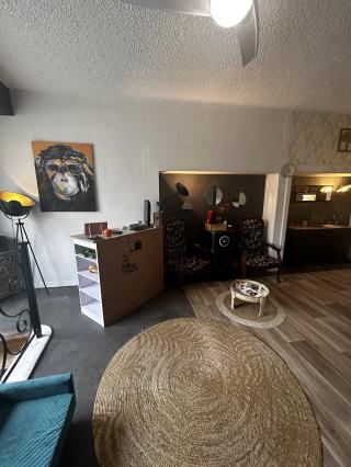 Salon de Manucure Mademoiselle Lilie By Elodie et Elsa 0