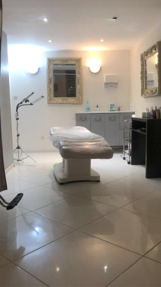 Salon de Manucure Bar à sourcils 0