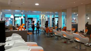 Salon de Manucure Y/Salon 0